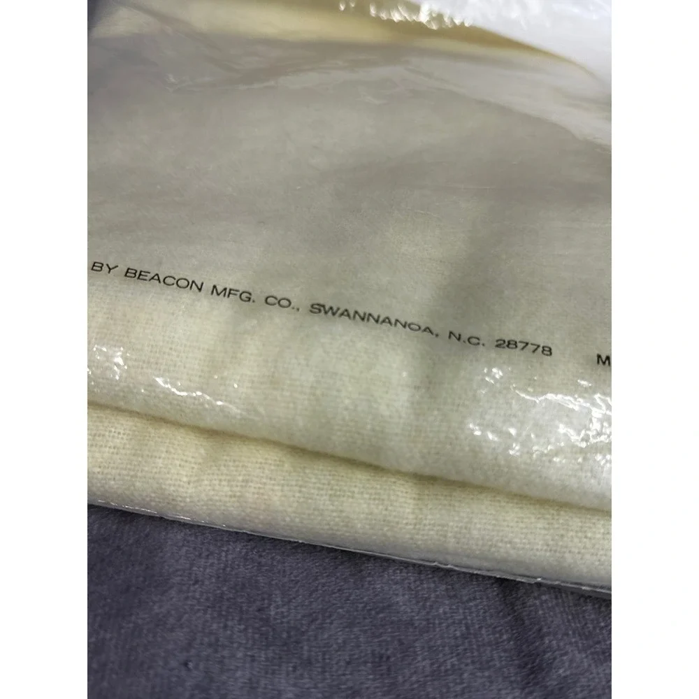 Vintage Beacon Dream Sheet Yellow Blanket 70x84 MCM‎ Made in USA New Old Stock